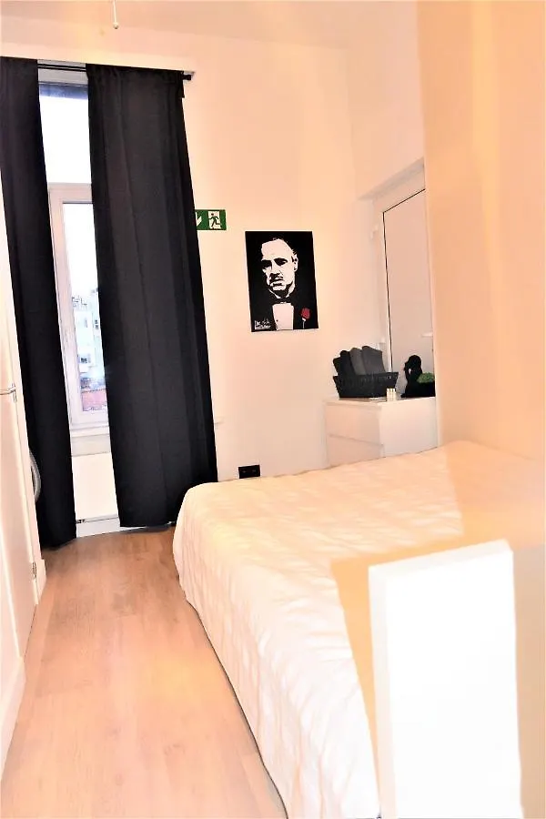 Sleep Inn - Black And White Modern Flat With Cityview Antwerpen 0*,
